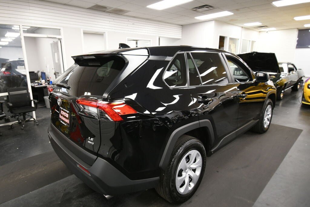 Certified 2025 Toyota RAV4 LE AWD/4WD image 7