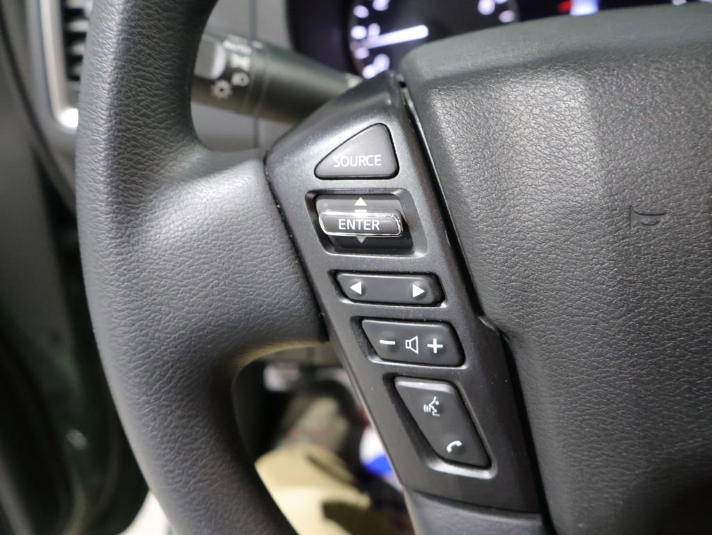 Used 2024 Nissan Frontier SV image 34