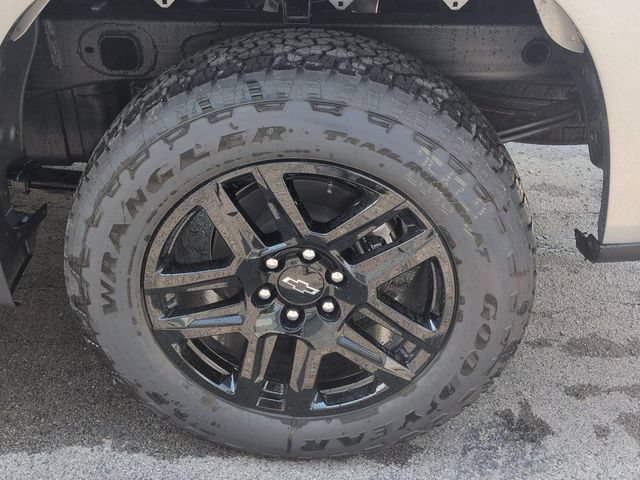 New 2026 Chevrolet Silverado 1500 Custom w/ Turbomax Blackout Package AWD/4WD image 33