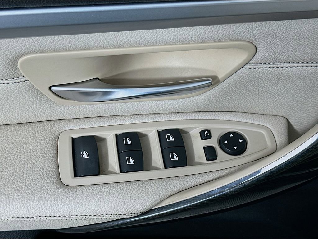 Used 2017 BMW 430i Convertible image 18