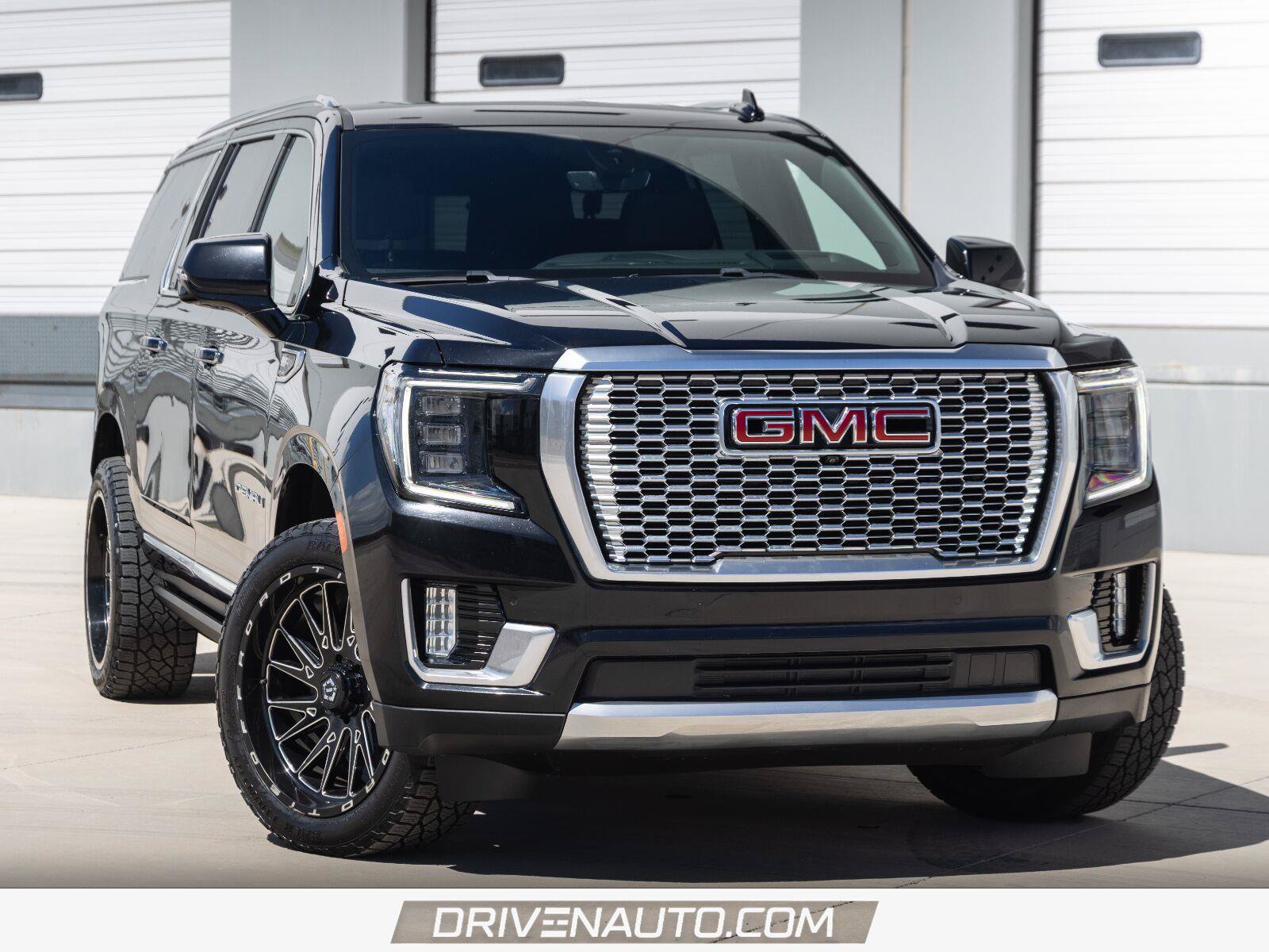 Used 2021 GMC Yukon XL Denali w/ Denali Premium Package AWD/4WD image 1