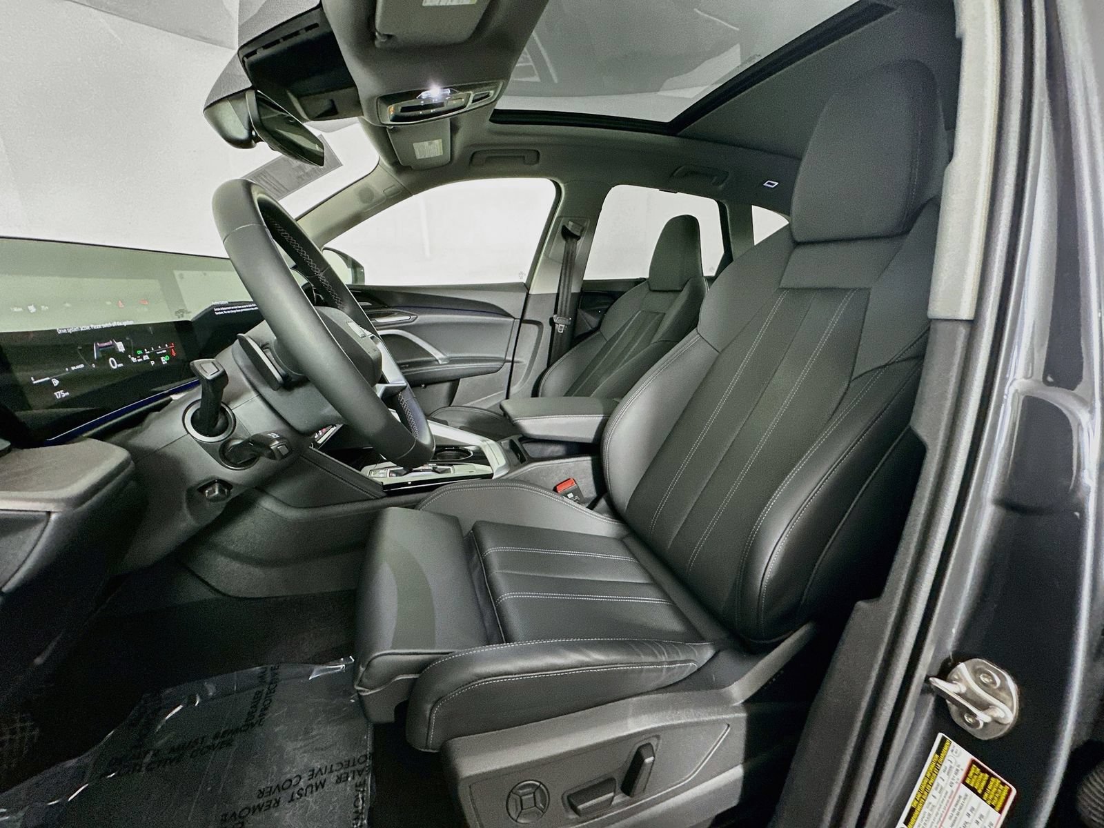 Used 2025 Audi Q5 Premium Plus w/ Premium Plus AWD/4WD image 18