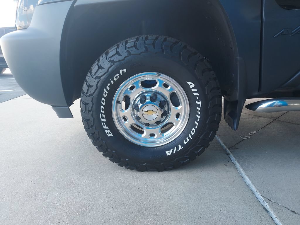Used 2004 Chevrolet Avalanche 2500 w/ Preferred Equipment Group AWD/4WD image 10