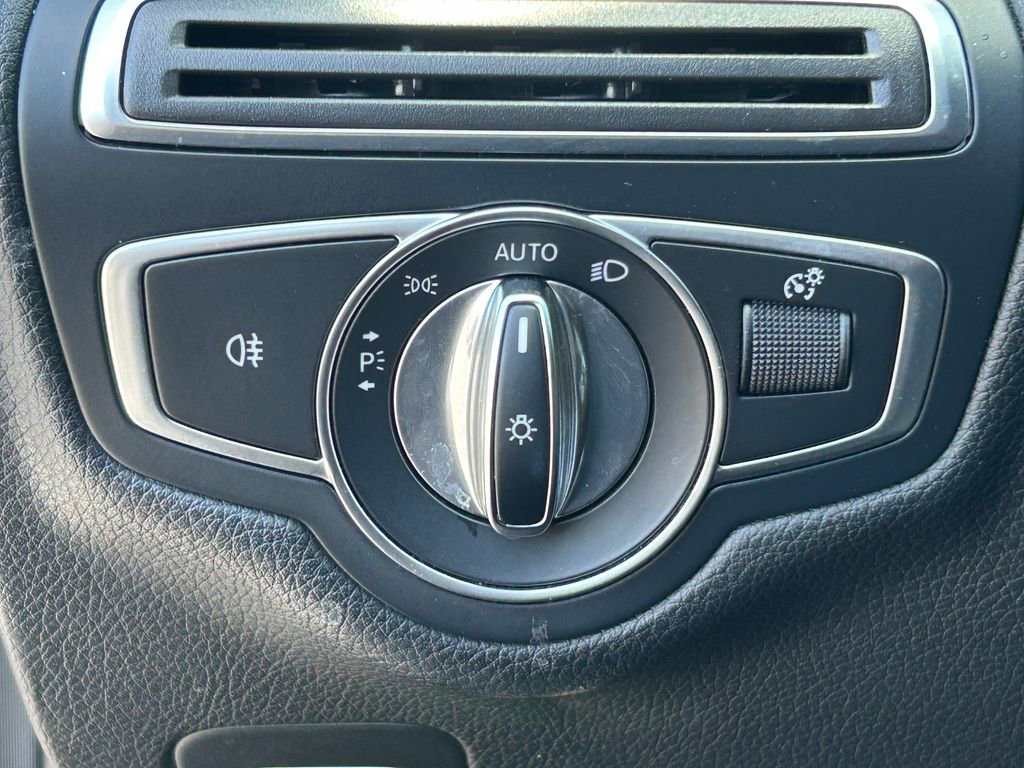 Used 2018 Mercedes-Benz C 300 4MATIC Sedan image 23
