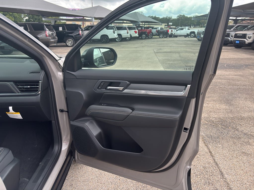 Used 2027 GMC Terrain Elevation w/ Elevation Premium Package FWD image 15