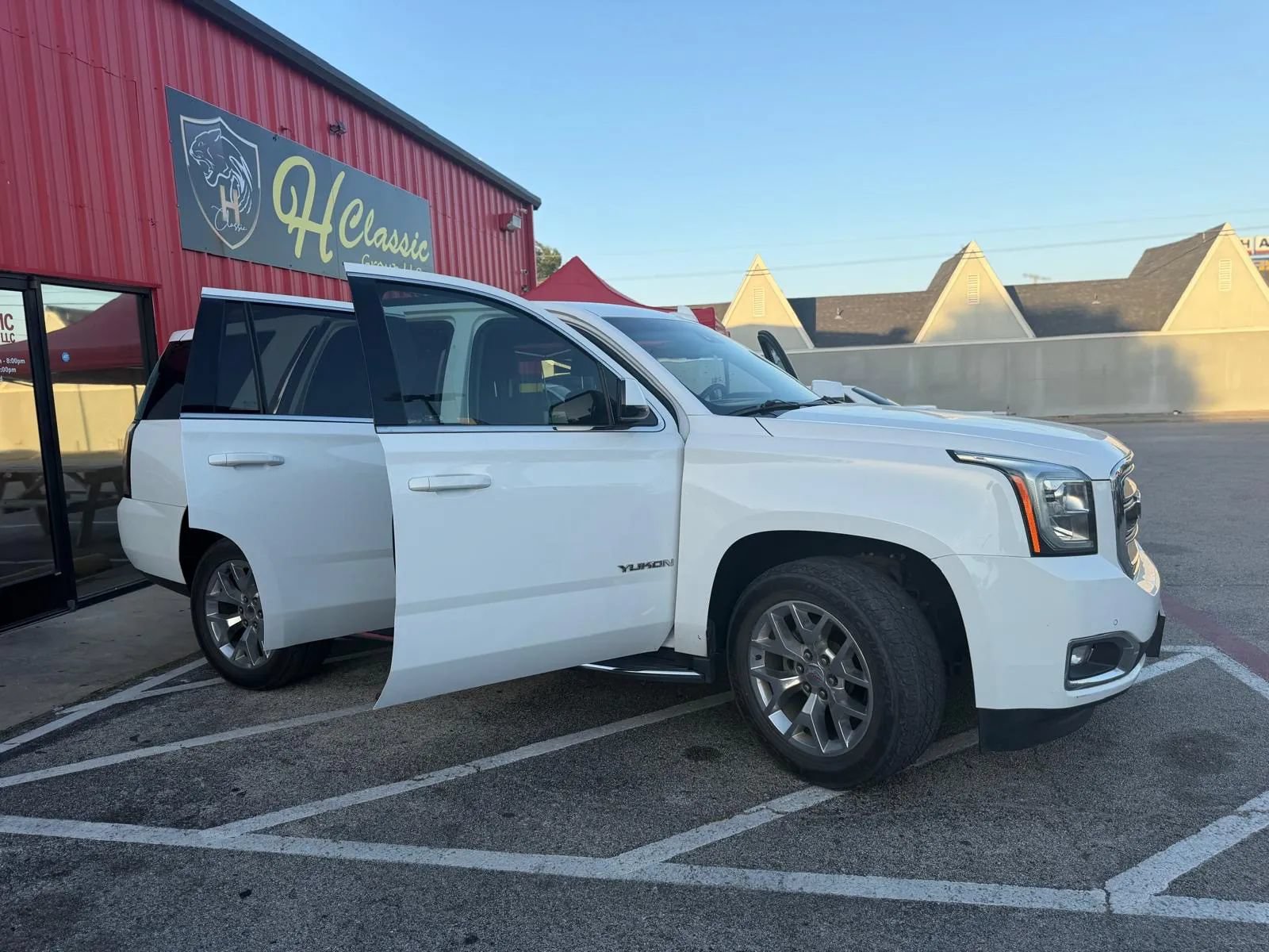 Used 2019 GMC Yukon SLE w/ SLE Value Package RWD image 10