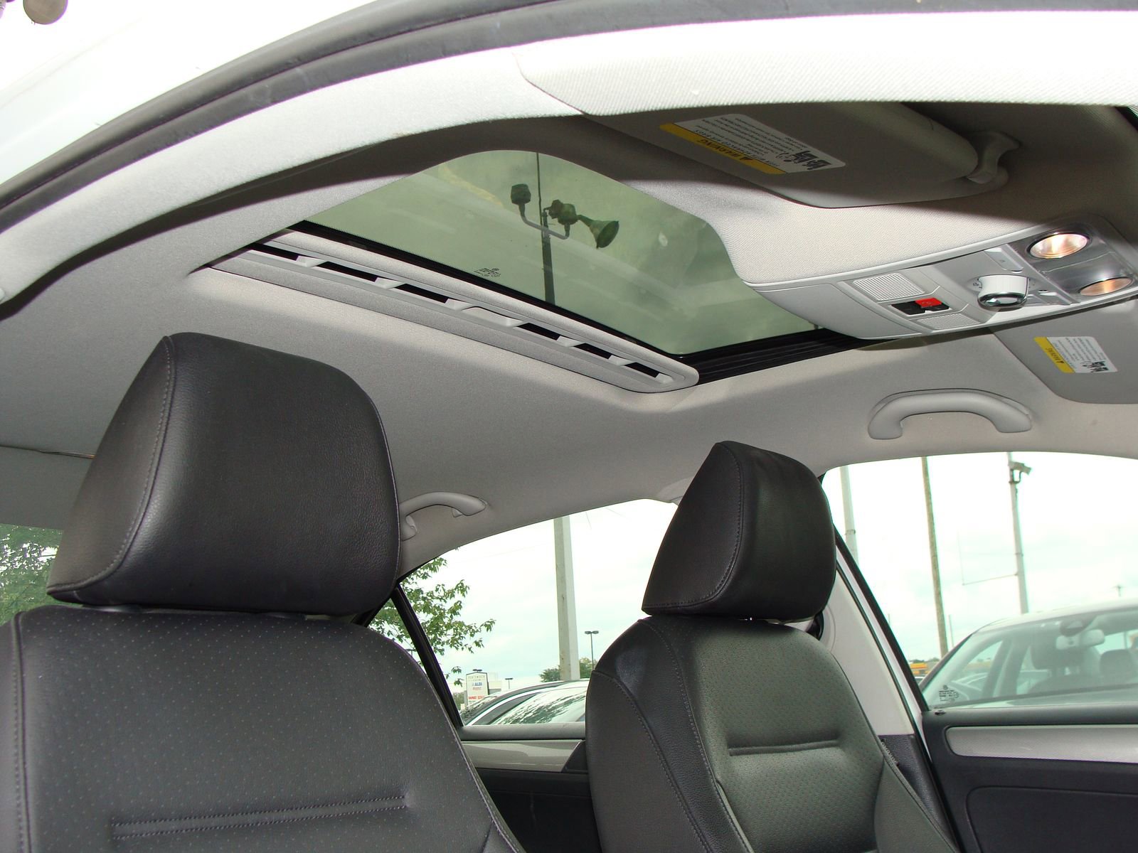 Used 2015 Volkswagen Jetta SE FWD image 12