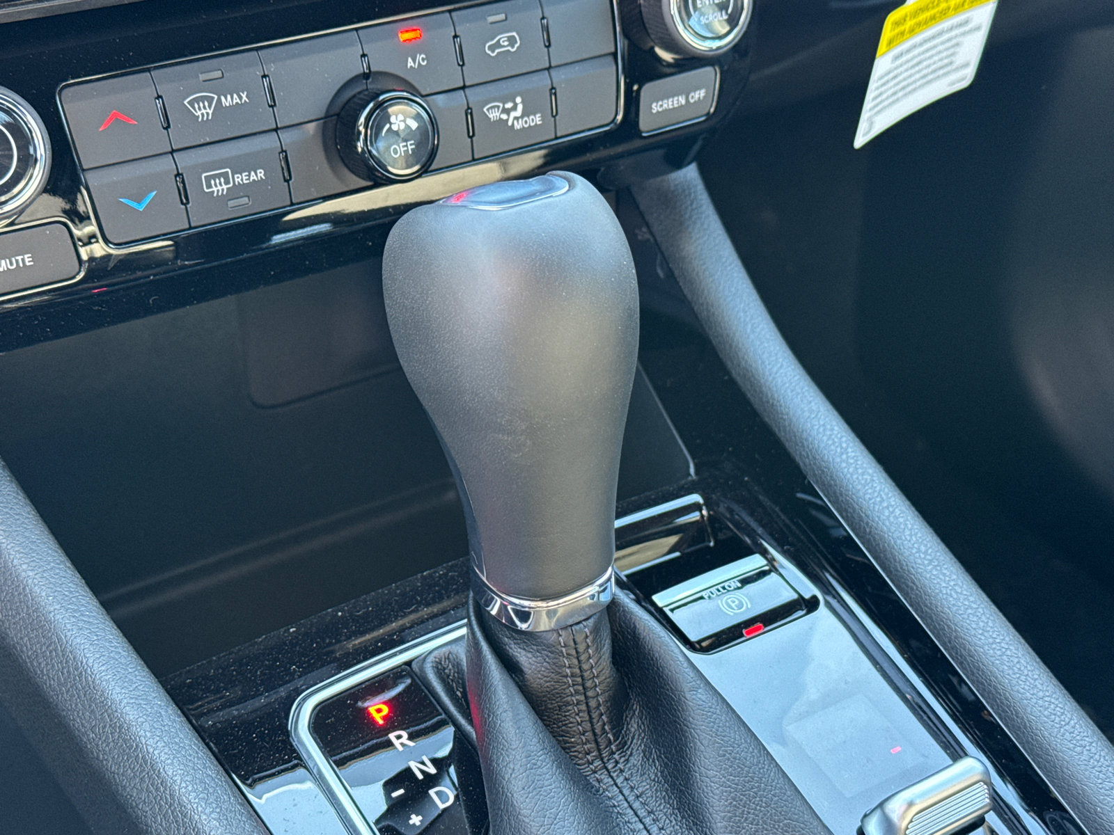 New 2025 Jeep Compass Latitude image 25