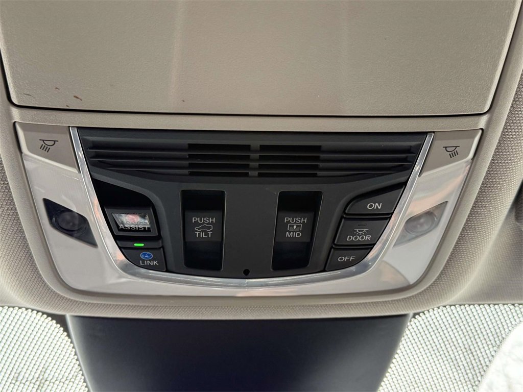 Used 2022 Acura MDX FWD image 26