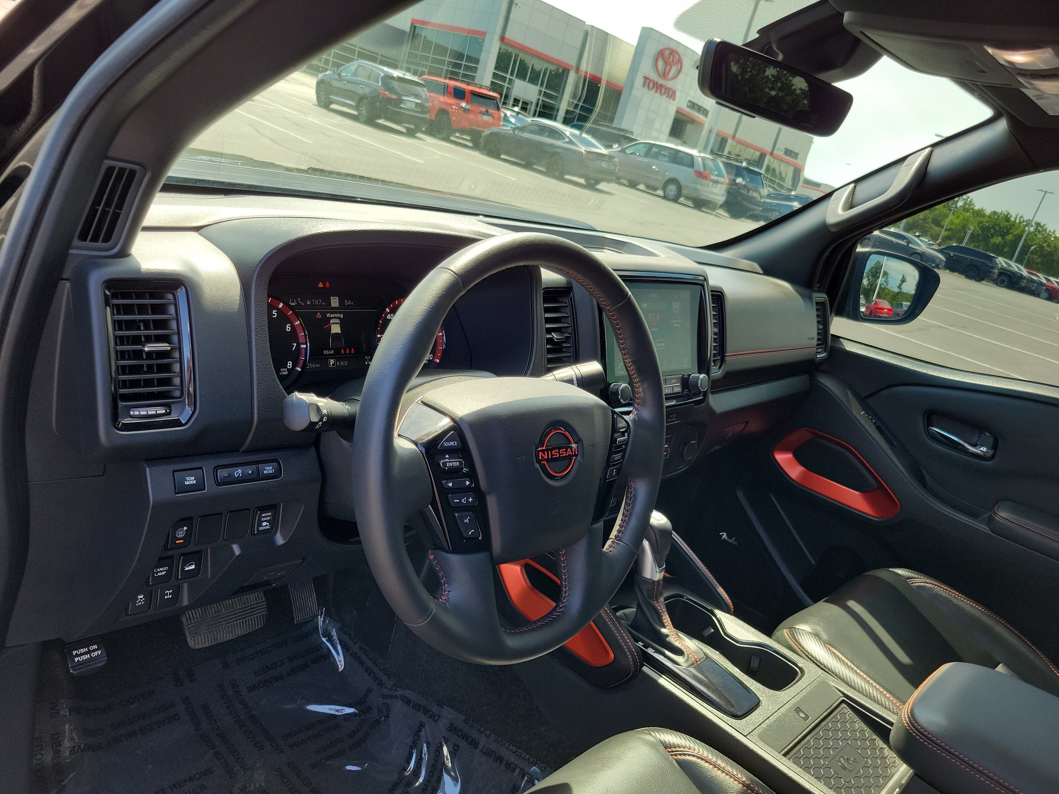 Used 2023 Nissan Frontier PRO-4X w/ Pro-4X Premium Package AWD/4WD image 19