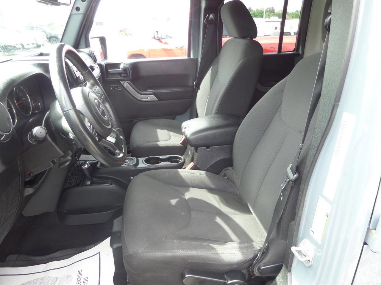 Used 2015 Jeep Wrangler Unlimited Sport AWD/4WD image 7