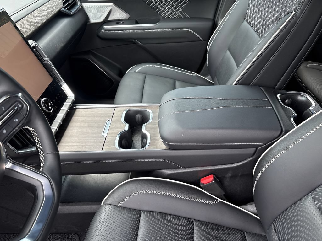 Certified 2025 GMC Acadia Denali w/ Super Cruise Package FWD image 19
