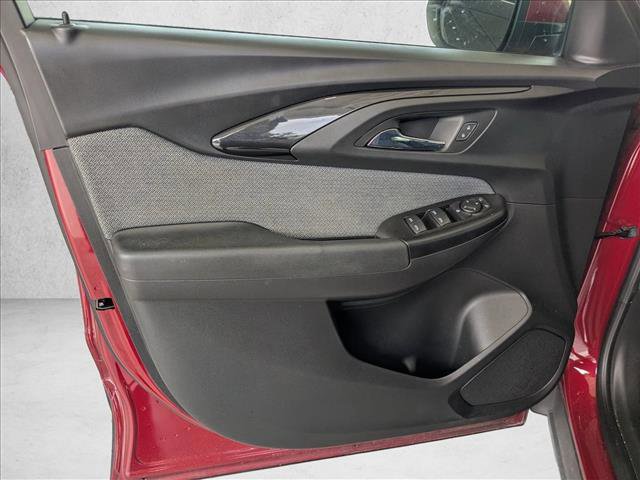 Used 2021 Chevrolet TrailBlazer LT w/ Convenience Package FWD image 13
