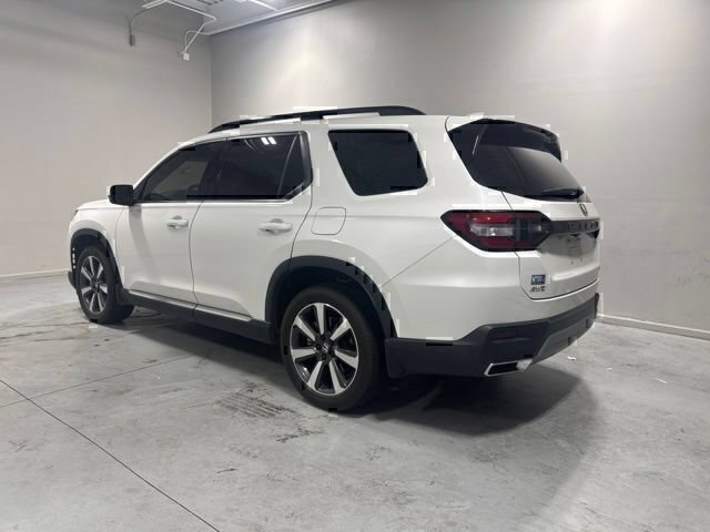 Used 2025 Honda Pilot Touring image 8