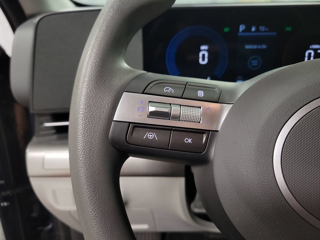 Used 2025 Hyundai Kona SE FWD image 23