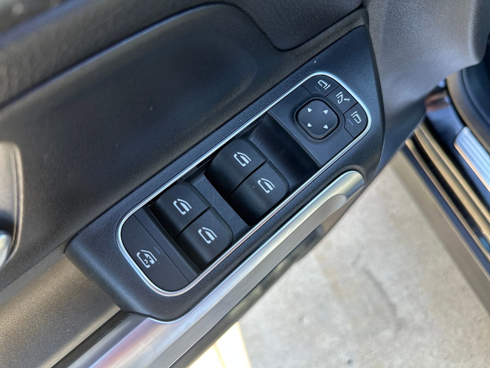 Used 2025 Mercedes-Benz GLB 250 GLB 250 image 11