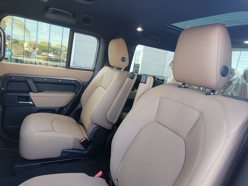 New 2026 Land Rover Defender 130 X-Dynamic SE image 14