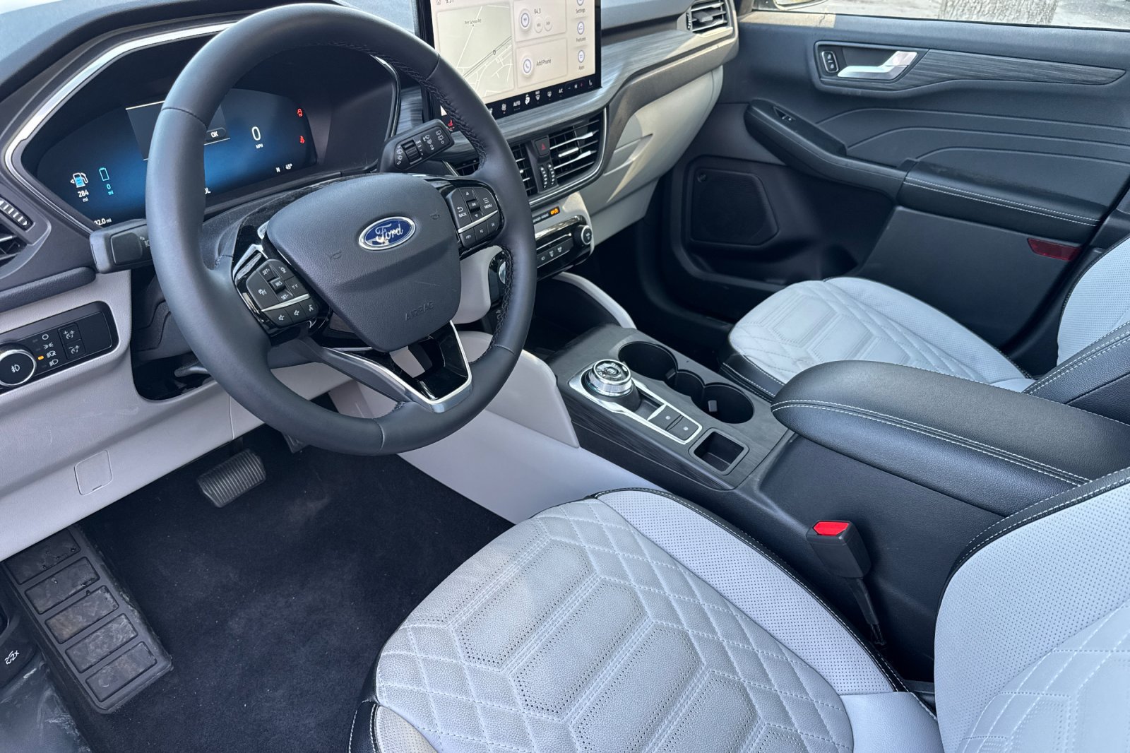 Used 2024 Ford Escape SE w/ PHEV Premium Package FWD image 10