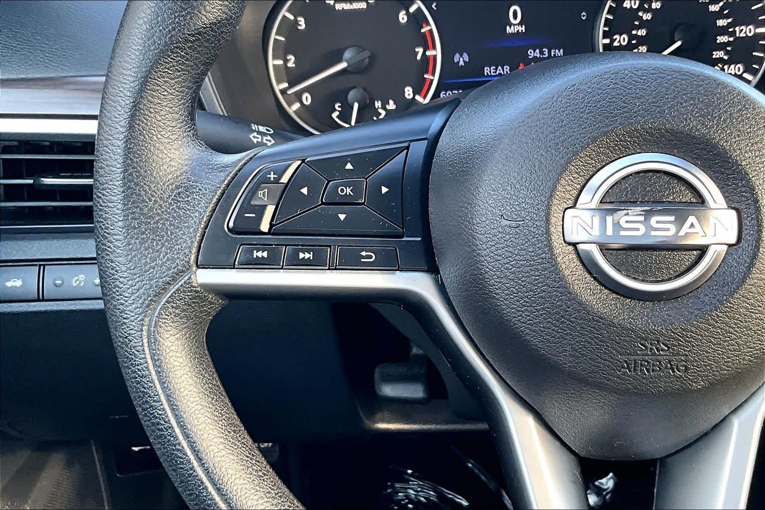 Used 2024 Nissan Altima 2.5 SV FWD image 23