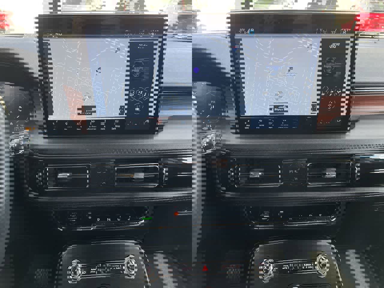 Used 2021 Lincoln Nautilus Reserve image 13