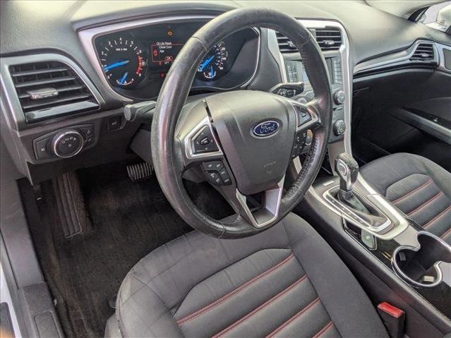 Used 2016 Ford Fusion SE w/ Equipment Group 201A FWD image 10