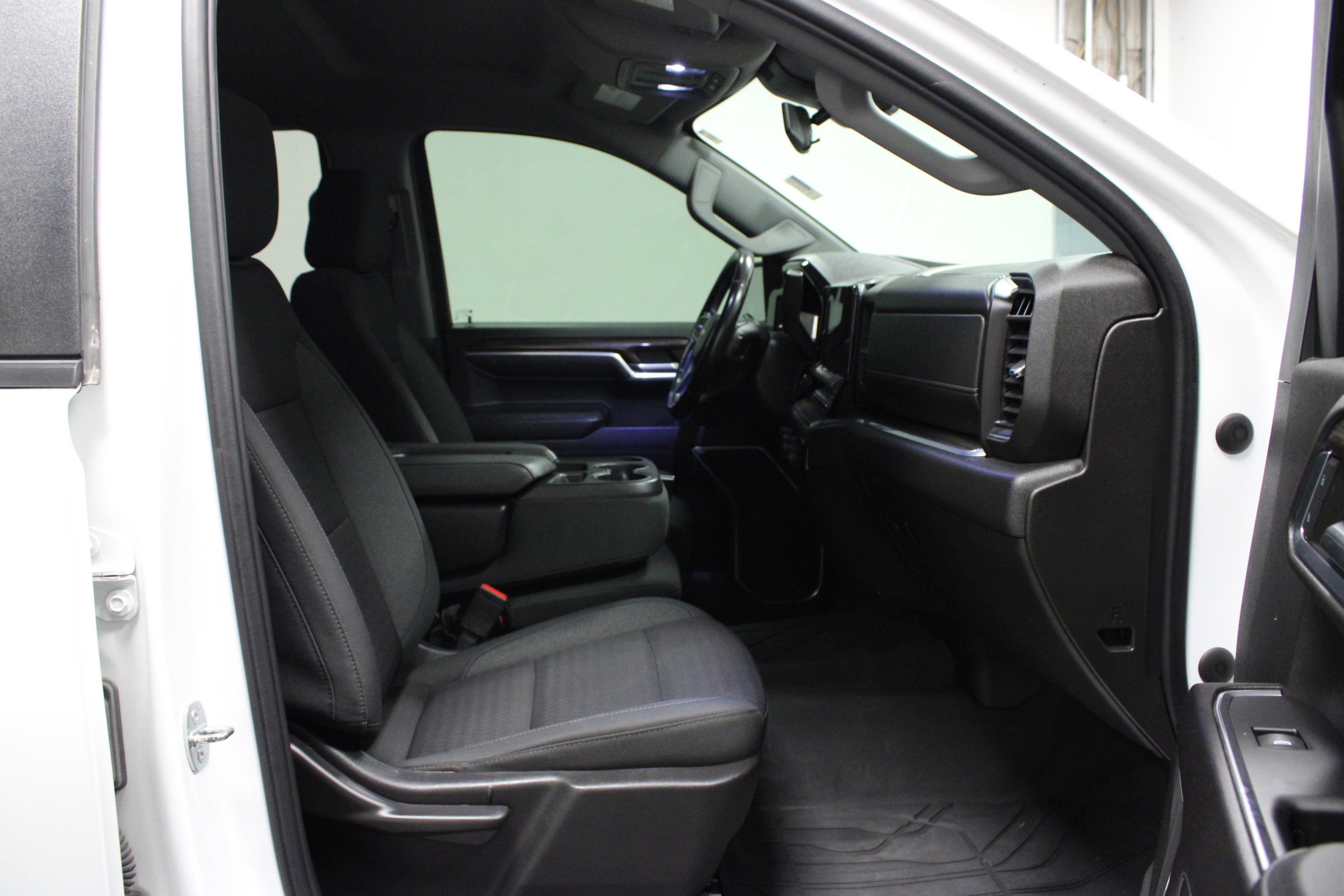 Used 2023 Chevrolet Silverado 1500 LT w/ Protection Package image 16