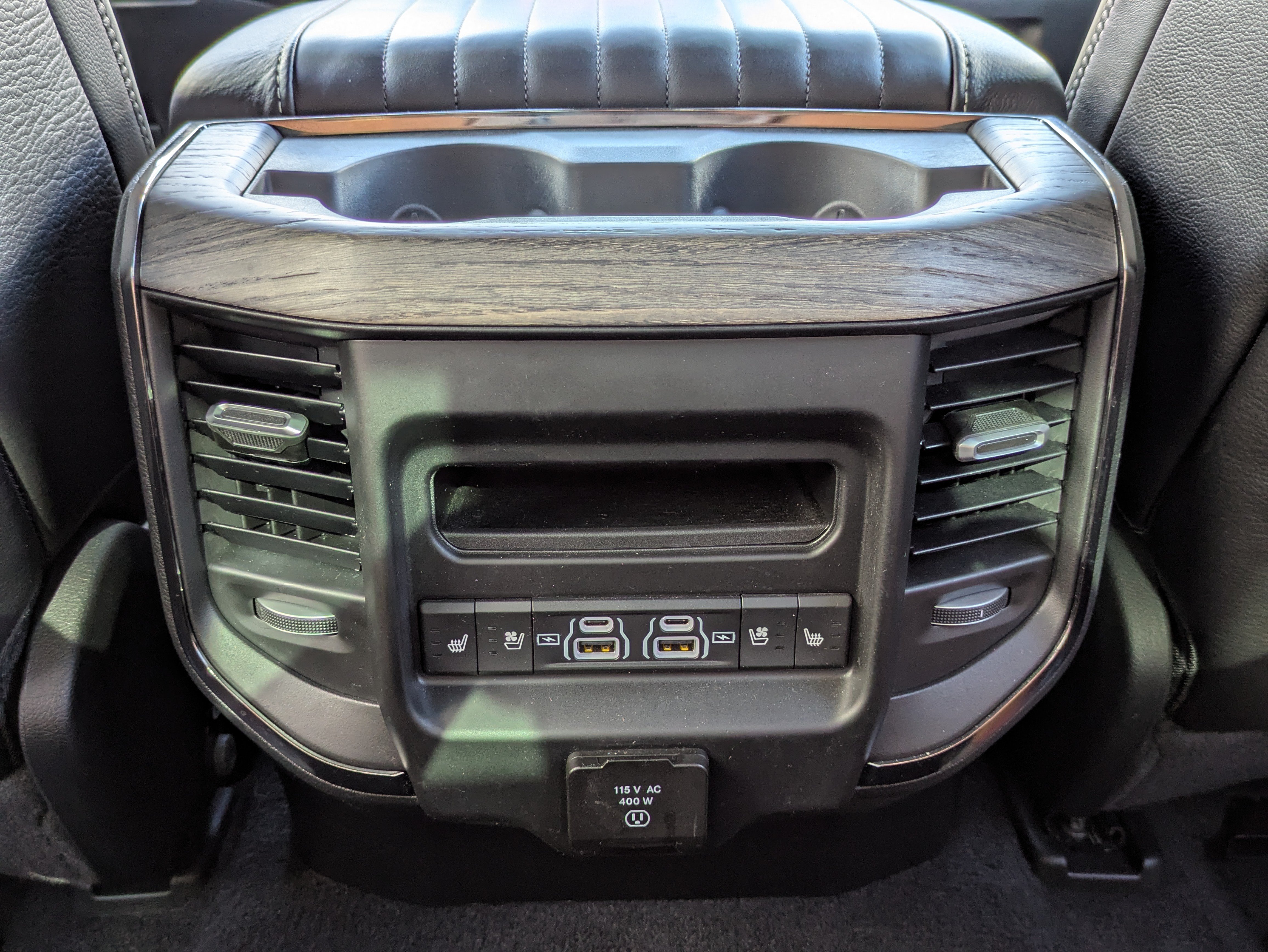Used 2025 RAM 1500 Limited AWD/4WD image 34