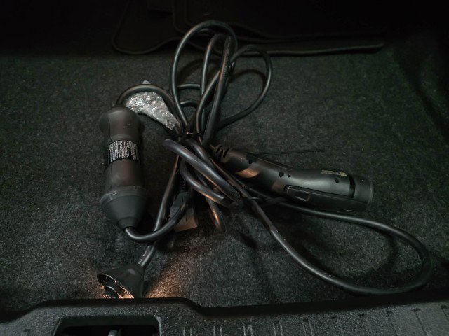 Used 2022 Volvo S60 T8 R-Design Expression w/ Advanced Package image 38