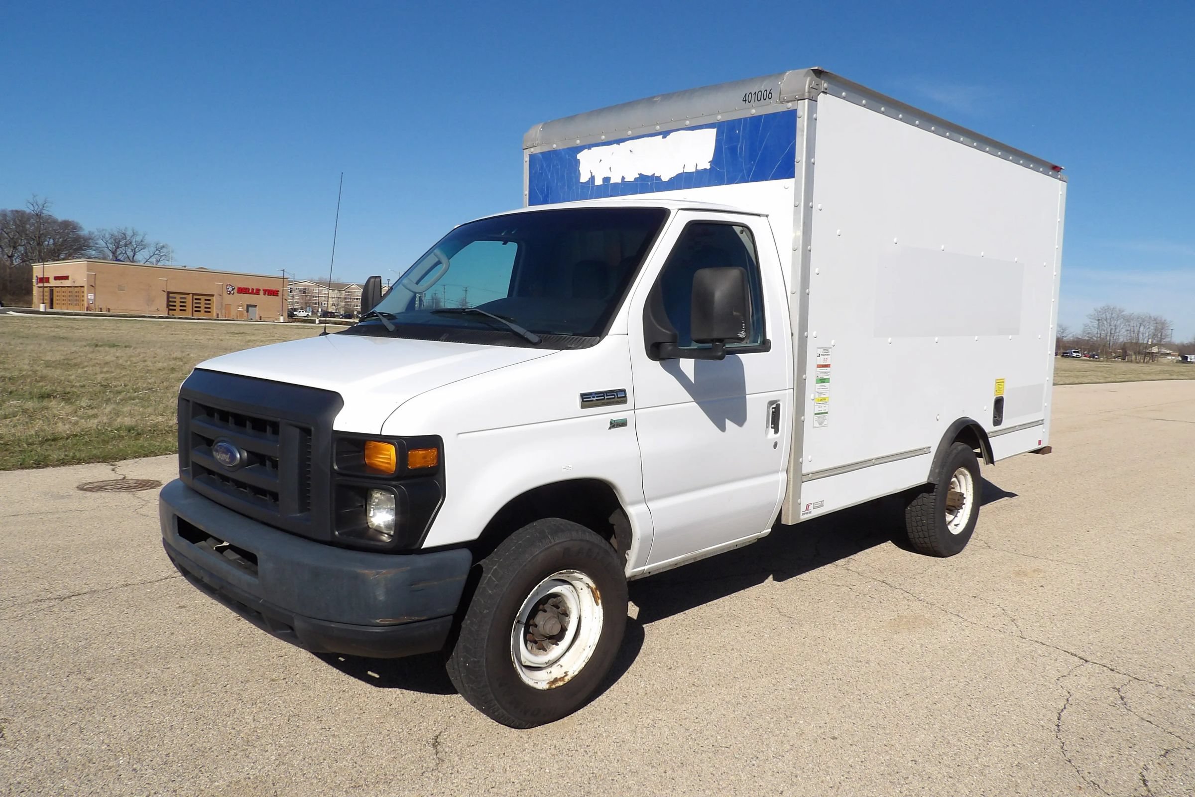 Used 2014 Ford E-350 and Econoline 350 Super Duty RWD image 3