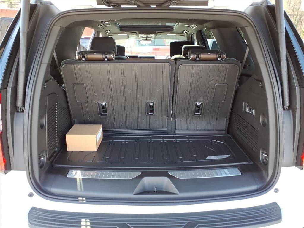 Used 2025 GMC Yukon Denali Ultimate w/ LPO, Floor Liner Package image 13