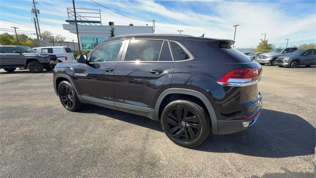 Used 2021 Volkswagen Atlas Cross Sport SE w/ Panoramic Sunroof Package image 6