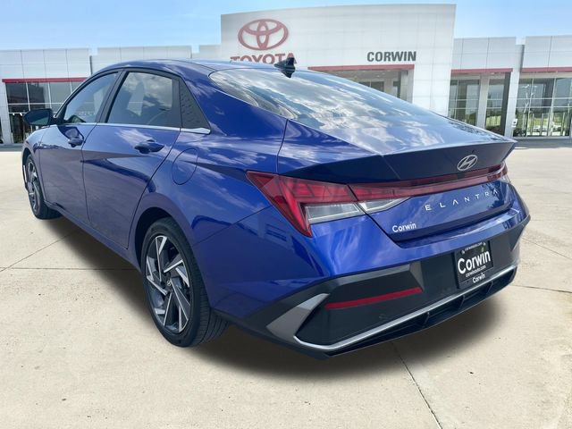 Used 2025 Hyundai Elantra SEL FWD image 3