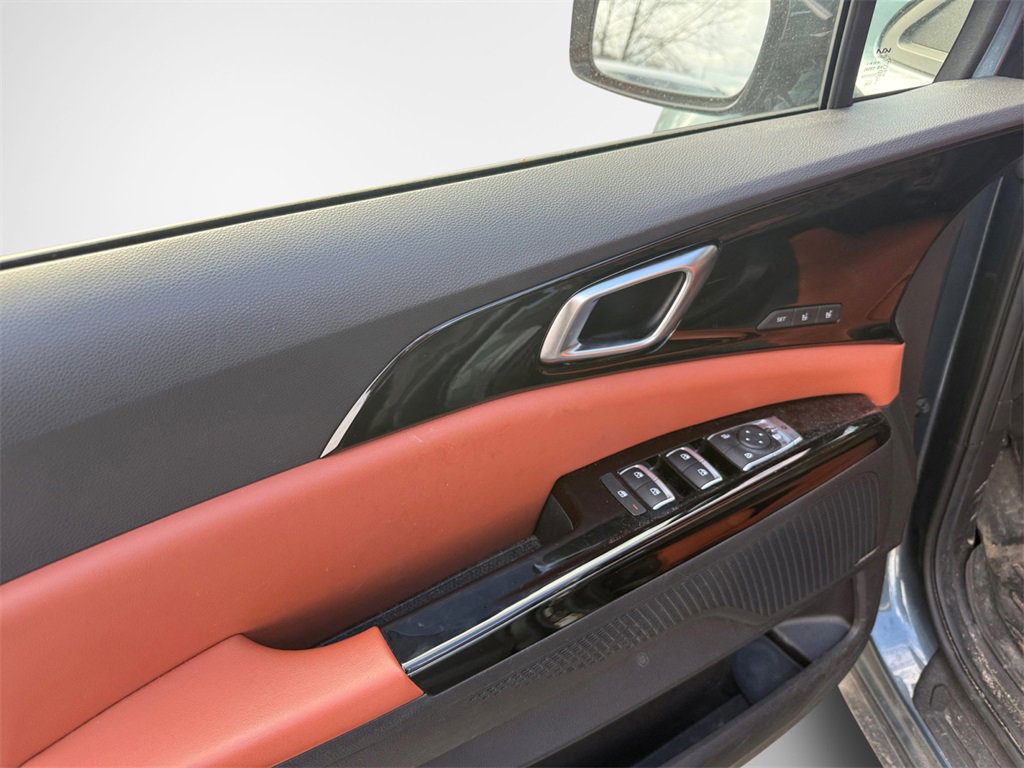 Certified 2023 Kia Carnival SX Prestige image 14