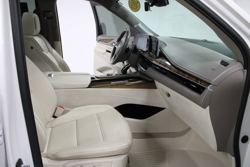 Used 2021 Cadillac Escalade Premium Luxury Platinum w/ Heavy-Duty Trailer Package image 31
