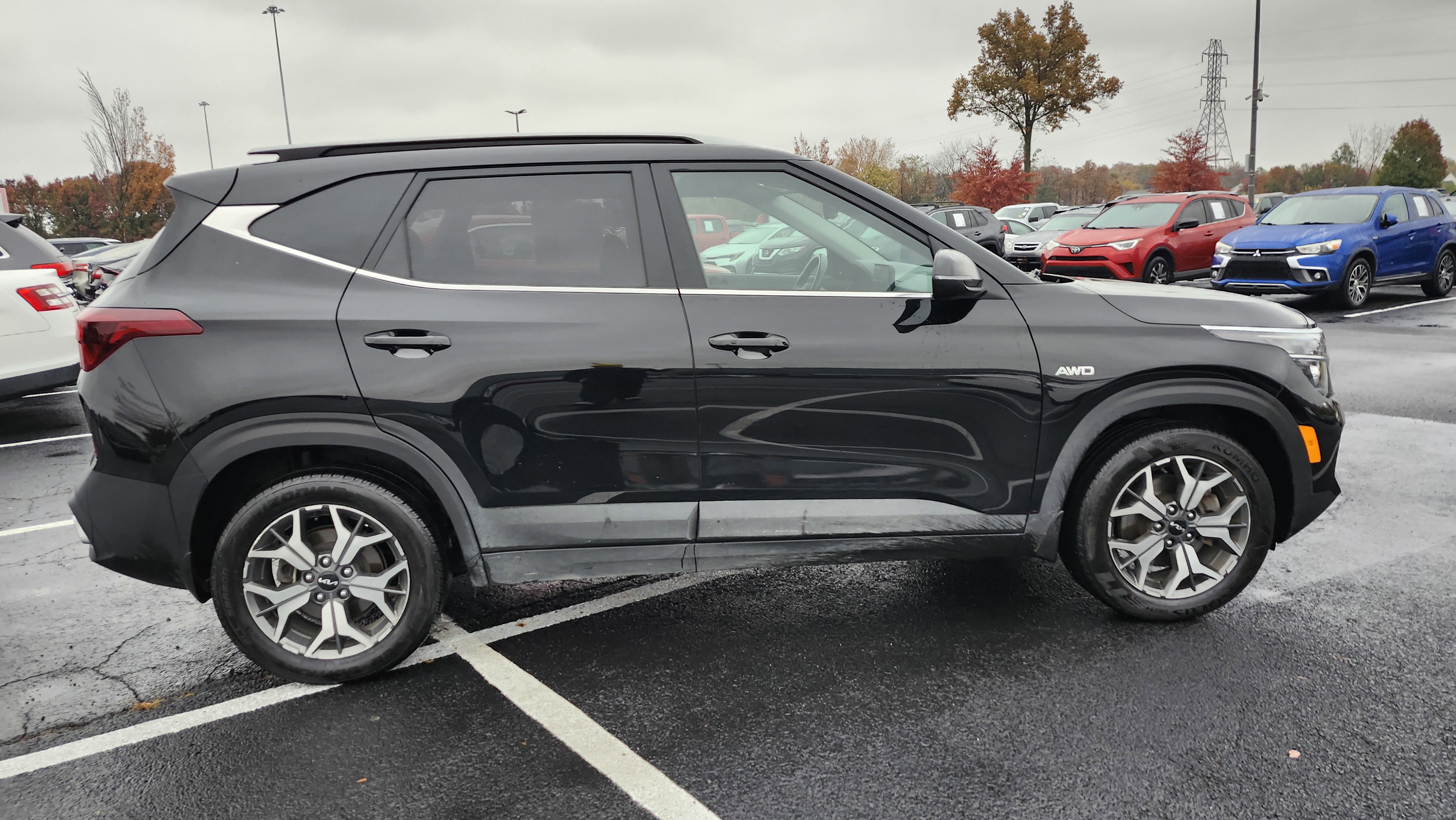 Used 2023 Kia Seltos EX image 12