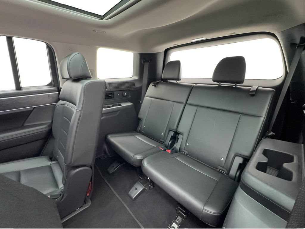 Used 2024 Hyundai Santa Fe Limited AWD/4WD image 27