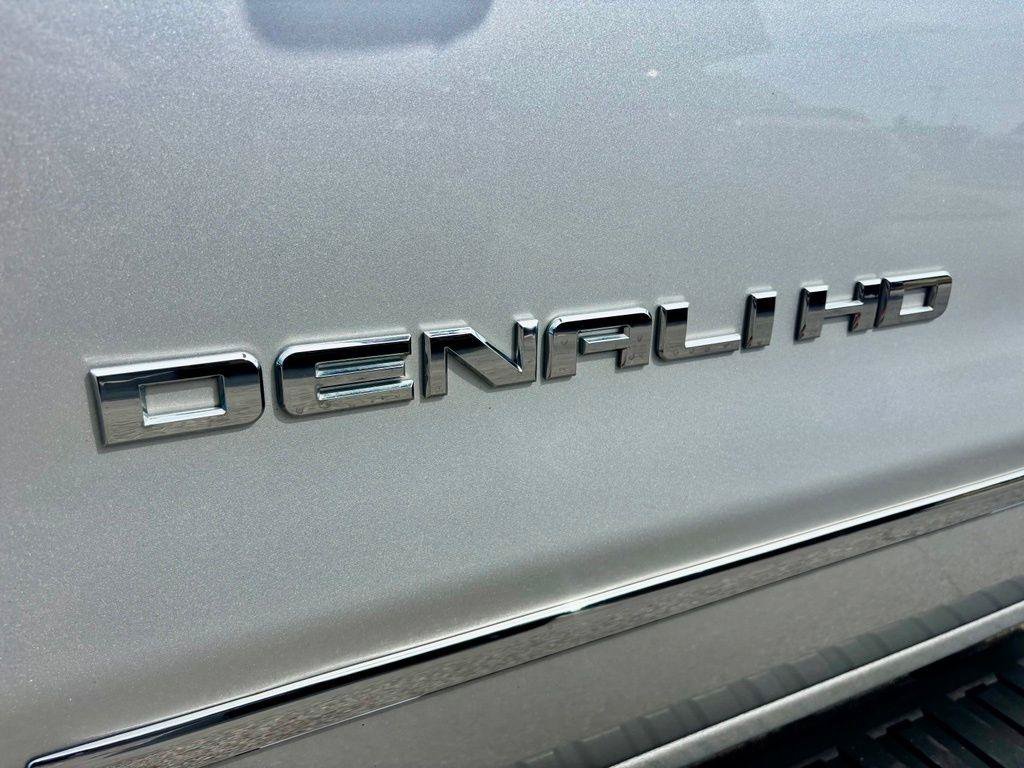 Used 2019 GMC Sierra 2500 Denali w/ Duramax Plus Package AWD/4WD image 10
