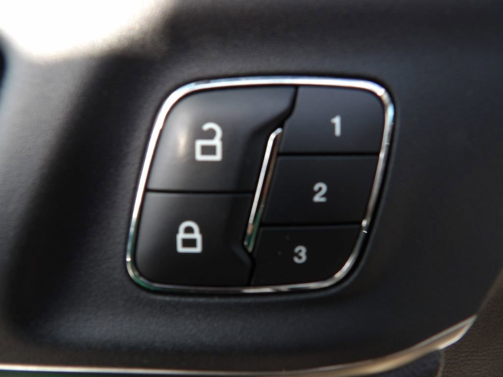 Used 2019 Lincoln MKC Reserve image 13