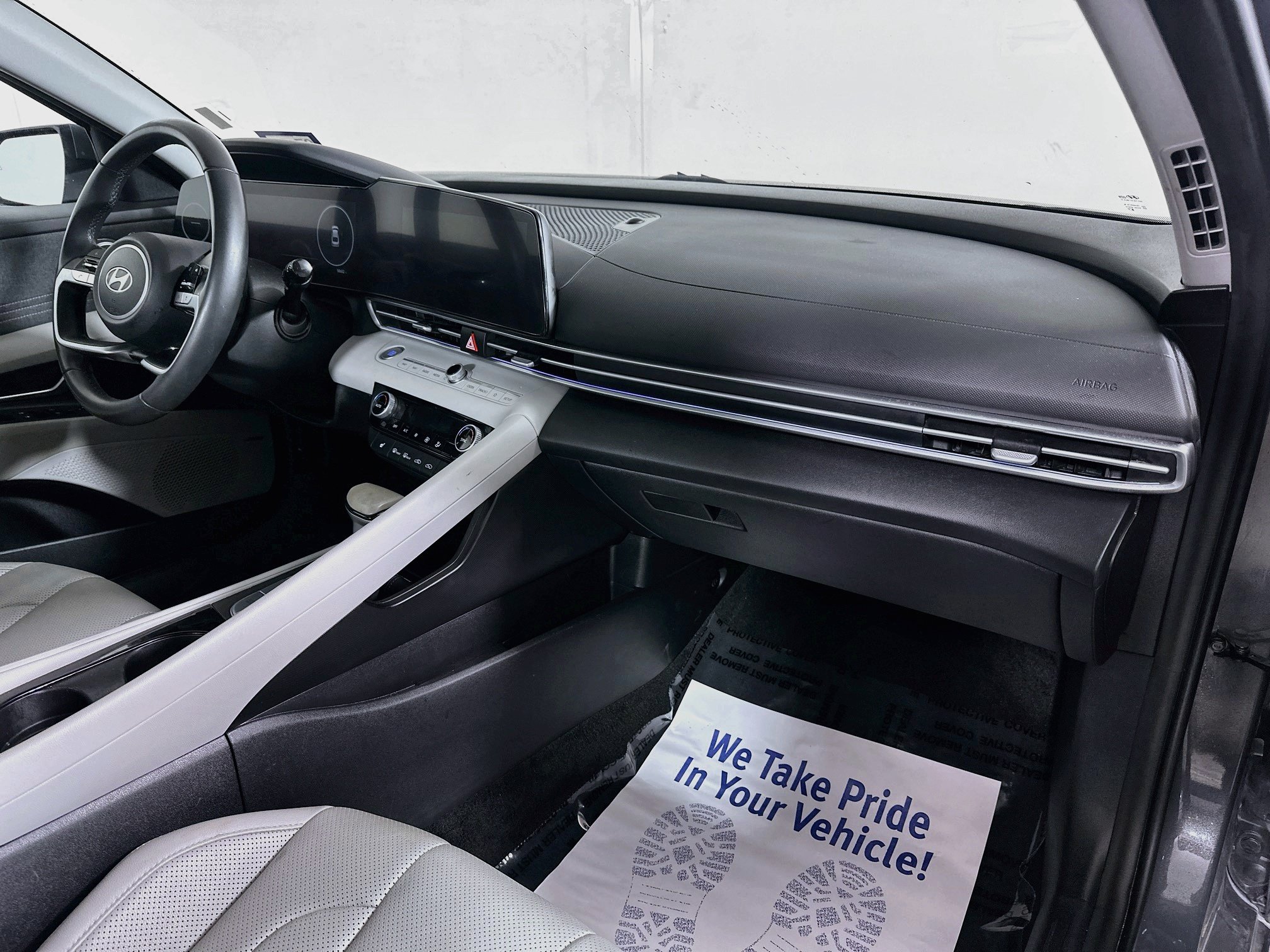 Certified 2024 Hyundai Elantra Limited FWD image 29