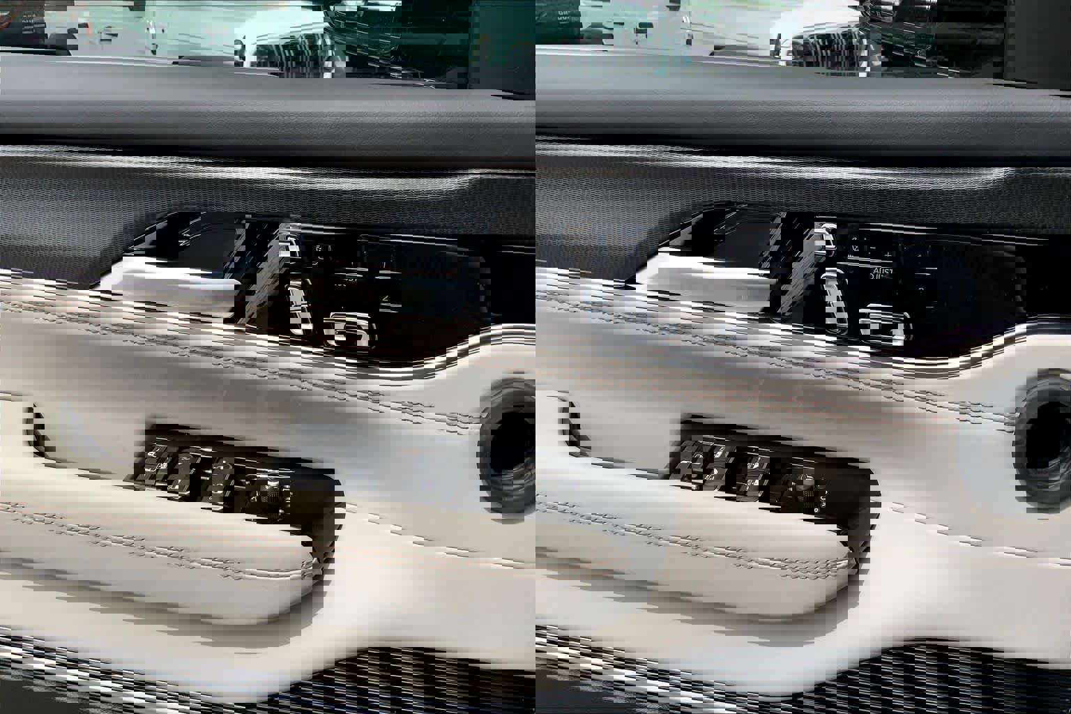 New 2026 Jeep Grand Wagoneer Summit w/ Premium Group III image 17