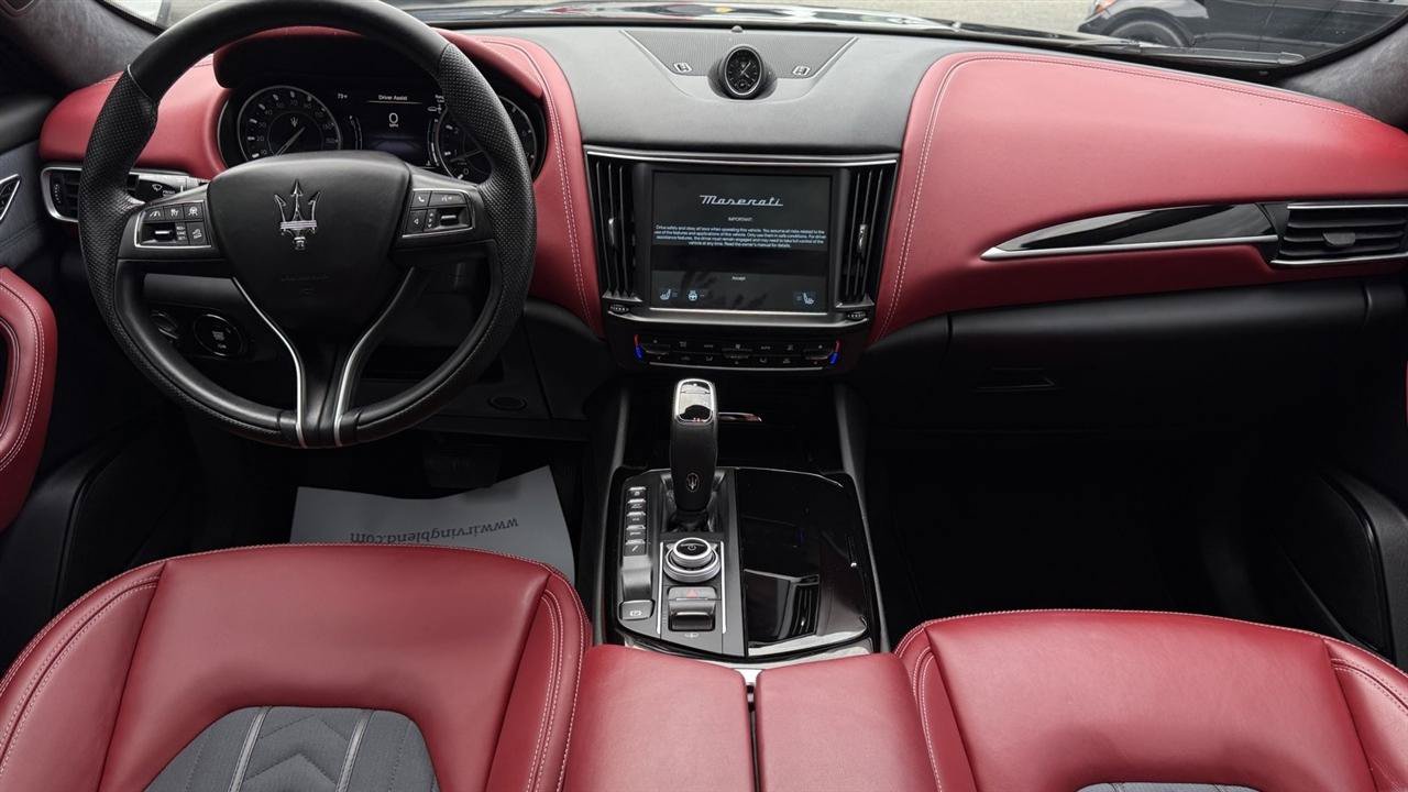 Used 2023 Maserati Levante GT AWD/4WD image 31