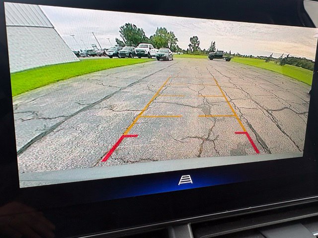 Used 2025 Chevrolet Trax LT w/ Driver Confidence Package FWD image 5