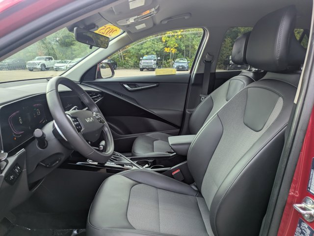 Used 2025 Kia Niro EX FWD image 15