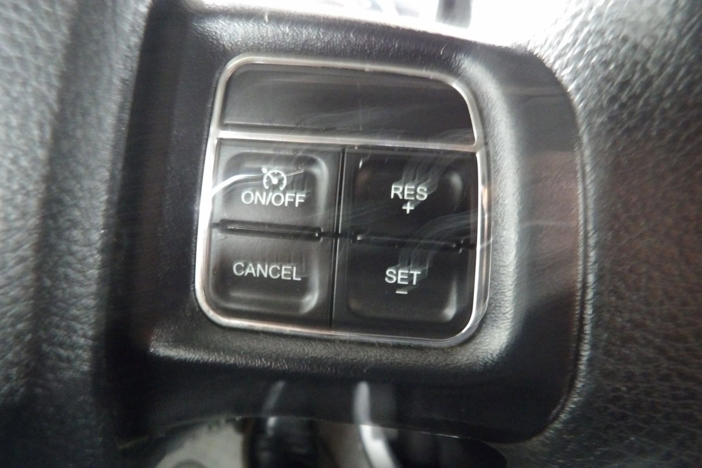 Used 2019 Dodge Journey SE image 17