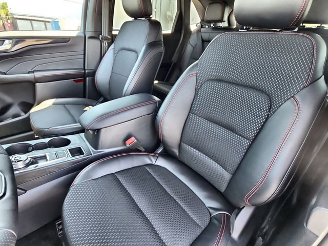 New 2025 Ford Escape ST-Line w/ Equipment Group 301A FWD image 18