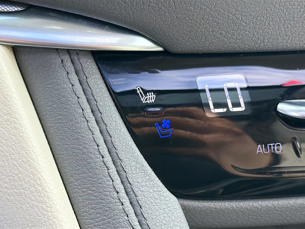 Used 2022 Cadillac XT5 Premium Luxury w/ Technology Package AWD/4WD image 21