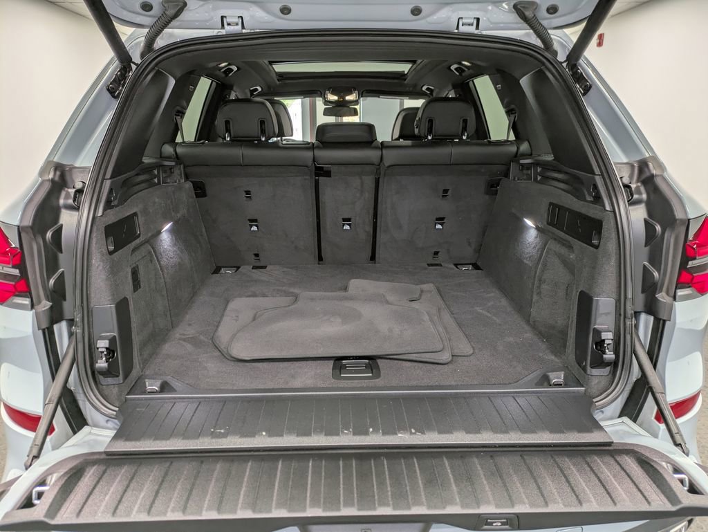 Used 2024 BMW X5 xDrive40i w/ M Sport Package AWD/4WD image 25