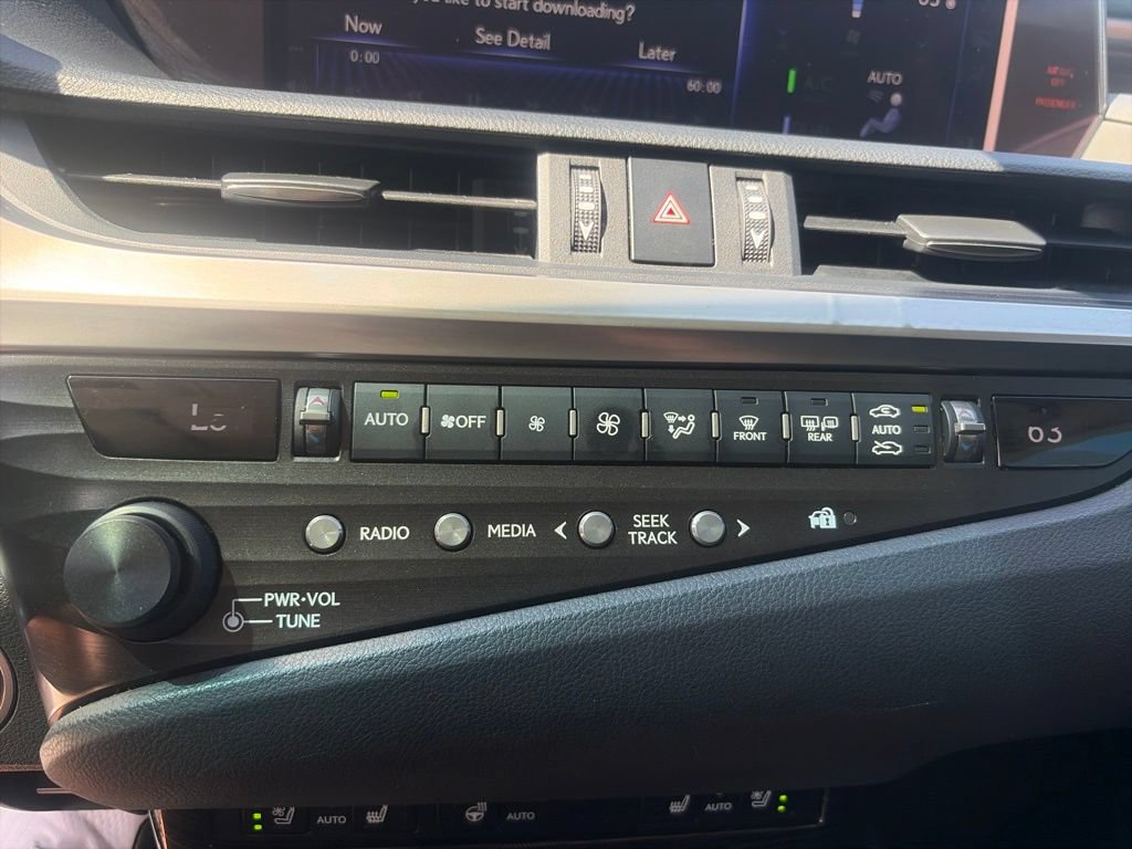 Used 2019 Lexus ES 300h w/ Premium Package FWD image 45