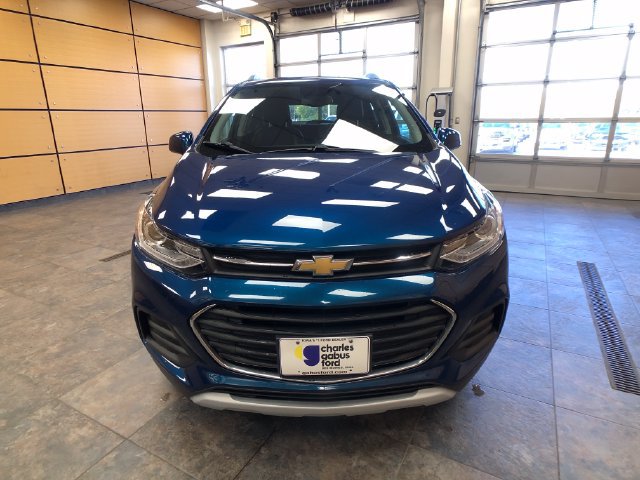 Used 2020 Chevrolet Trax LT w/ LT Convenience Package AWD/4WD image 2