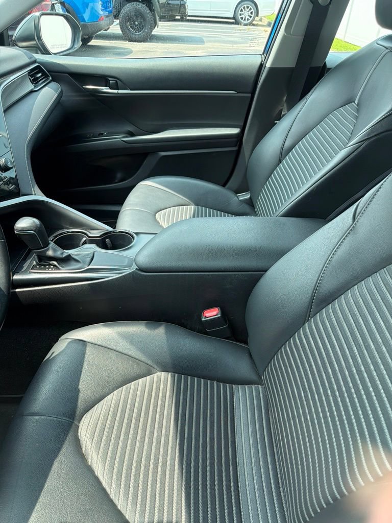 Used 2020 Toyota Camry SE FWD image 7